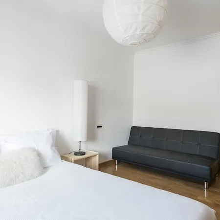 In Bed With Lisbon - Quinta Grande * Amadora