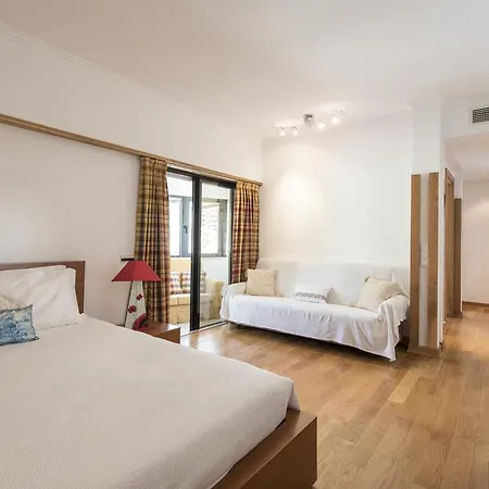 In Bed With Lisbon - Quinta Grande Amadora