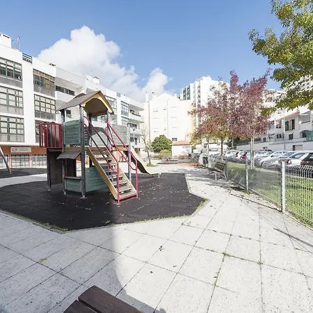 Apartamento In Bed With Lisbon - Quinta Grande Amadora